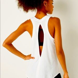 New>>>>with tags VS Pink tank xs